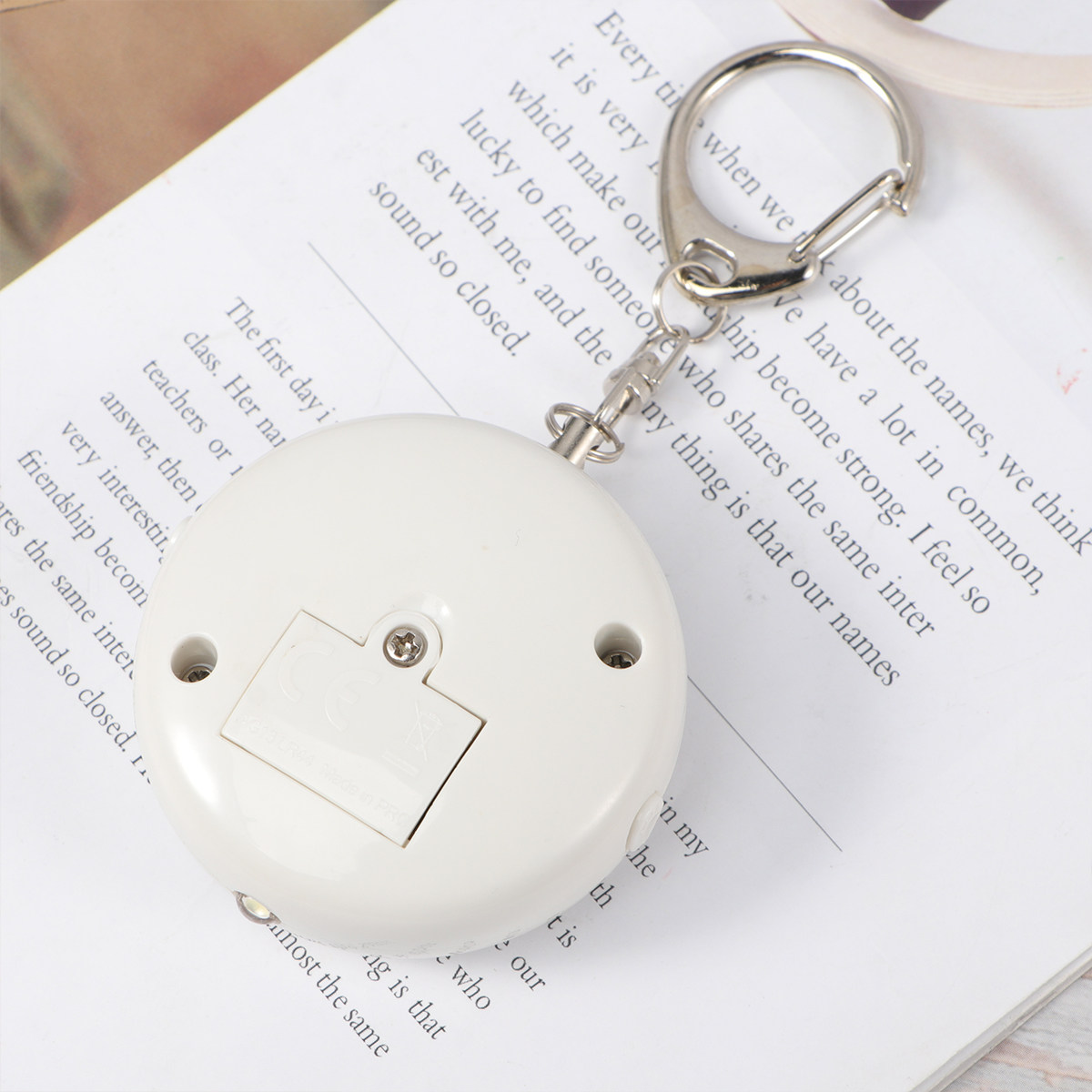 Personal Alarm Keychain - สัญญาณเตือนภัยฉุกเฉิน ทรงกลมสีดำ อิเล็กทรอนิกส์ เพื่อความปลอดภัยส่วนบุคคล เสียงดัง ป้องกันการโจมตี